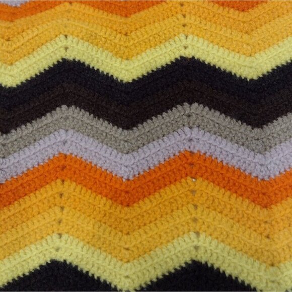 Vtg 70s Handmade Crochet Lap Blanket Afghan Chevron Zig Zag Brown Orange 37 X 55 - Picture 4 of 6